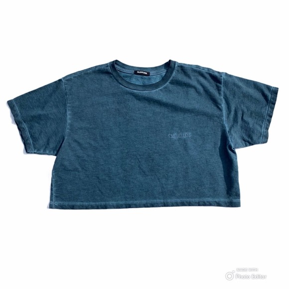 TALENTLESS Tops - NWOT Talentless Oil Stain Cropped Top